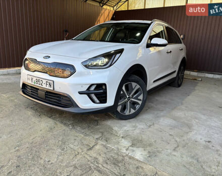 Белый Киа Niro, объемом двигателя 0 л и пробегом 117 тыс. км за 20066 $, фото 2 на Automoto.ua