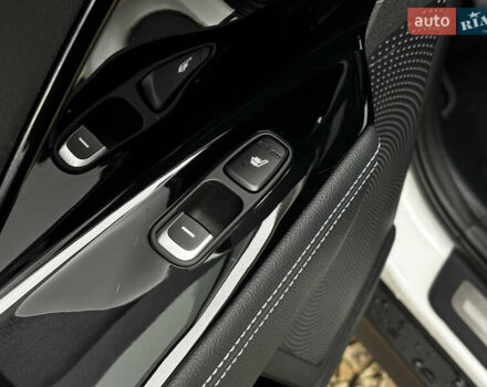 Білий Кіа Niro, об'ємом двигуна 0 л та пробігом 124 тис. км за 20400 $, фото 35 на Automoto.ua
