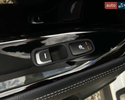 Білий Кіа Niro, об'ємом двигуна 0 л та пробігом 112 тис. км за 22900 $, фото 11 на Automoto.ua