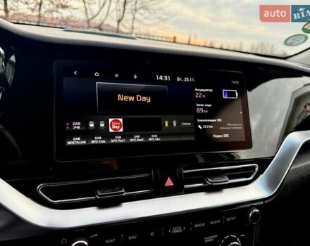 Білий Кіа Niro, об'ємом двигуна 0 л та пробігом 89 тис. км за 18950 $, фото 69 на Automoto.ua