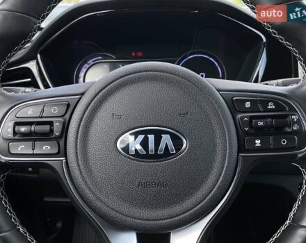 Білий Кіа Niro, об'ємом двигуна 0 л та пробігом 112 тис. км за 22900 $, фото 28 на Automoto.ua