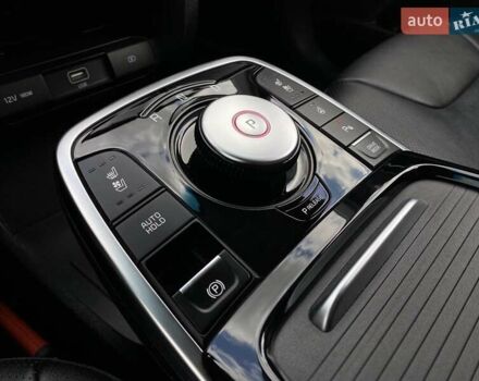 Білий Кіа Niro, об'ємом двигуна 0 л та пробігом 112 тис. км за 22900 $, фото 8 на Automoto.ua