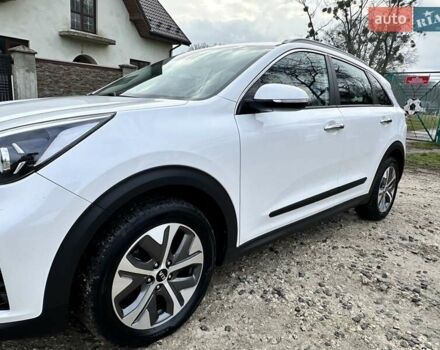 Білий Кіа Niro, об'ємом двигуна 0 л та пробігом 147 тис. км за 18800 $, фото 25 на Automoto.ua