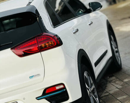 Білий Кіа Niro, об'ємом двигуна 0 л та пробігом 117 тис. км за 19750 $, фото 25 на Automoto.ua