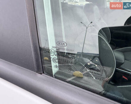 Киа Niro 2020 в Киеве на Automoto.ua Белый Киа Niro, объемом двигателя 0 л и пробегом 171 тыс. км за 18300 $, фото 59 на Automoto.ua
