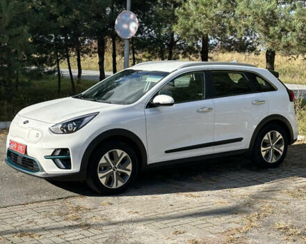 Киа Niro 2020 в Львове на Automoto.ua Белый Киа Niro, объемом двигателя 0 л и пробегом 129 тыс. км за 18350 $, фото 14 на Automoto.ua