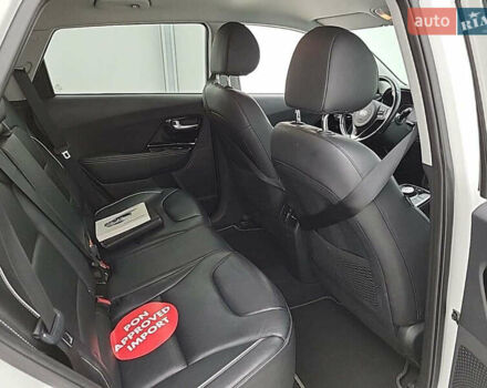 Белый Киа Niro, объемом двигателя 0 л и пробегом 117 тыс. км за 20066 $, фото 21 на Automoto.ua