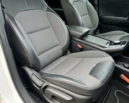 Білий Кіа Niro, об'ємом двигуна 0 л та пробігом 147 тис. км за 18800 $, фото 51 на Automoto.ua