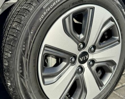 Білий Кіа Niro, об'ємом двигуна 1.6 л та пробігом 37 тис. км за 19700 $, фото 19 на Automoto.ua