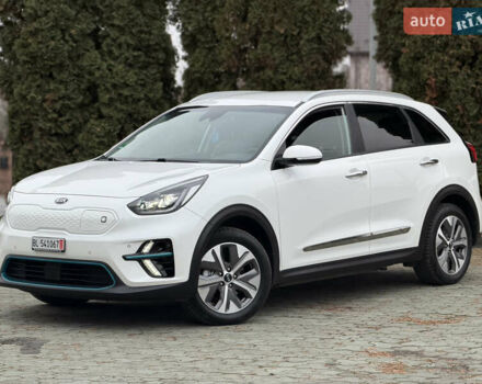 Білий Кіа Niro, об'ємом двигуна 0 л та пробігом 141 тис. км за 19499 $, фото 1 на Automoto.ua