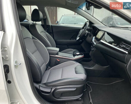 Белый Киа Niro, объемом двигателя 0 л и пробегом 96 тыс. км за 19950 $, фото 100 на Automoto.ua