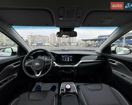 Киа Niro 2020 в Киеве на Automoto.ua Белый Киа Niro, объемом двигателя 0 л и пробегом 171 тыс. км за 18300 $, фото 27 на Automoto.ua