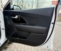 Білий Кіа Niro, об'ємом двигуна 0 л та пробігом 89 тис. км за 18950 $, фото 75 на Automoto.ua