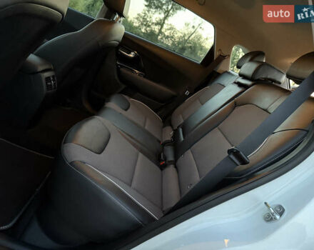 Белый Киа Niro, объемом двигателя 0 л и пробегом 152 тыс. км за 18200 $, фото 25 на Automoto.ua