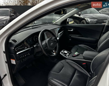 Белый Киа Niro, объемом двигателя 0 л и пробегом 141 тыс. км за 19100 $, фото 18 на Automoto.ua