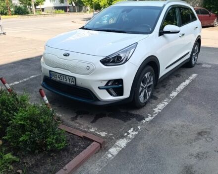 Белый Киа Niro, объемом двигателя 0 л и пробегом 120 тыс. км за 21000 $, фото 2 на Automoto.ua