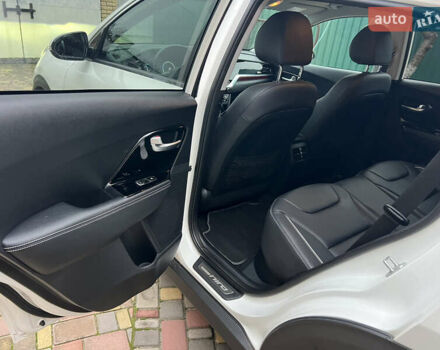 Белый Киа Niro, объемом двигателя 0 л и пробегом 116 тыс. км за 21000 $, фото 15 на Automoto.ua