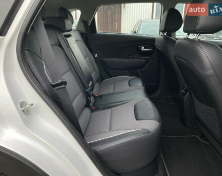 Белый Киа Niro, объемом двигателя 0 л и пробегом 96 тыс. км за 19950 $, фото 97 на Automoto.ua