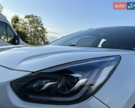 Білий Кіа Niro, об'ємом двигуна 0 л та пробігом 62 тис. км за 19500 $, фото 82 на Automoto.ua