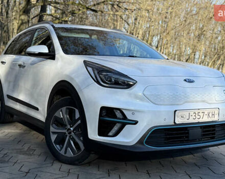 Белый Киа Niro, объемом двигателя 0 л и пробегом 126 тыс. км за 18400 $, фото 2 на Automoto.ua