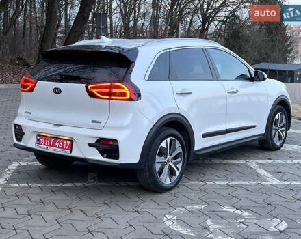 Белый Киа Niro, объемом двигателя 0 л и пробегом 103 тыс. км за 19500 $, фото 8 на Automoto.ua