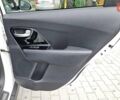 Киа Niro 2020 в Радомышле на Automoto.ua Белый Киа Niro, объемом двигателя 0 л и пробегом 73 тыс. км за 22300 $, фото 30 на Automoto.ua