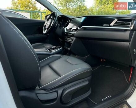 Білий Кіа Niro, об'ємом двигуна 0 л та пробігом 62 тис. км за 24400 $, фото 79 на Automoto.ua