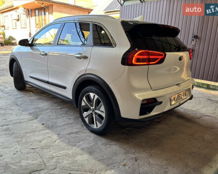 Белый Киа Niro, объемом двигателя 0 л и пробегом 117 тыс. км за 20066 $, фото 8 на Automoto.ua