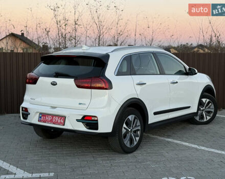 Белый Киа Niro, объемом двигателя 0 л и пробегом 114 тыс. км за 19350 $, фото 12 на Automoto.ua
