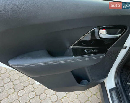 Киа Niro 2020 в Луцке на Automoto.ua Белый Киа Niro, объемом двигателя 0 л и пробегом 148 тыс. км за 19900 $, фото 8 на Automoto.ua
