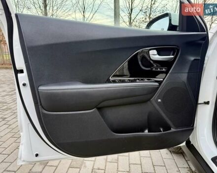 Білий Кіа Niro, об'ємом двигуна 0 л та пробігом 89 тис. км за 18950 $, фото 44 на Automoto.ua