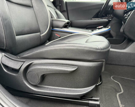 Білий Кіа Niro, об'ємом двигуна 0 л та пробігом 141 тис. км за 19499 $, фото 65 на Automoto.ua