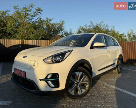 Білий Кіа Niro, об'ємом двигуна 0 л та пробігом 169 тис. км за 18200 $, фото 6 на Automoto.ua
