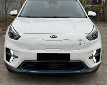 Белый Киа Niro, объемом двигателя 0 л и пробегом 146 тыс. км за 14000 $, фото 2 на Automoto.ua
