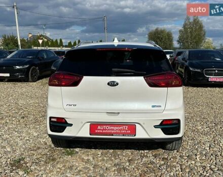 Білий Кіа Niro, об'ємом двигуна 0 л та пробігом 62 тис. км за 24400 $, фото 18 на Automoto.ua