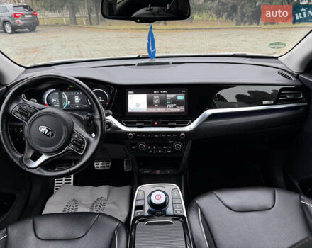 Білий Кіа Niro, об'ємом двигуна 0 л та пробігом 141 тис. км за 19499 $, фото 57 на Automoto.ua