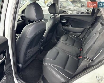 Киа Niro 2020 в Львове на Automoto.ua Белый Киа Niro, объемом двигателя 0 л и пробегом 95 тыс. км за 20450 $, фото 34 на Automoto.ua