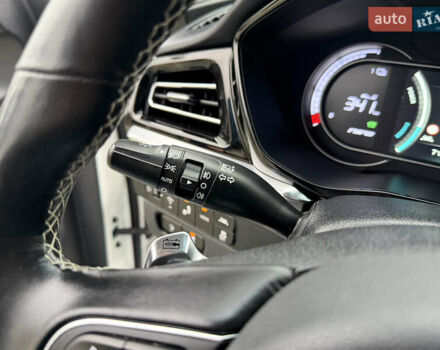 Білий Кіа Niro, об'ємом двигуна 0 л та пробігом 141 тис. км за 19499 $, фото 42 на Automoto.ua