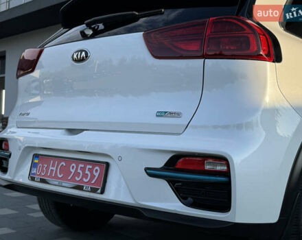 Білий Кіа Niro, об'ємом двигуна 0 л та пробігом 62 тис. км за 19500 $, фото 34 на Automoto.ua