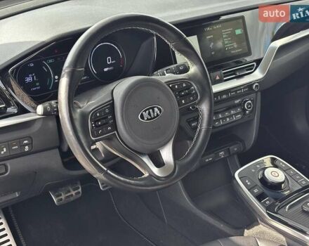 Киа Niro 2020 в Львове на Automoto.ua Белый Киа Niro, объемом двигателя 0 л и пробегом 95 тыс. км за 20450 $, фото 14 на Automoto.ua