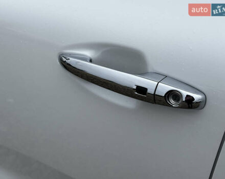 Білий Кіа Niro, об'ємом двигуна 0 л та пробігом 124 тис. км за 20400 $, фото 10 на Automoto.ua