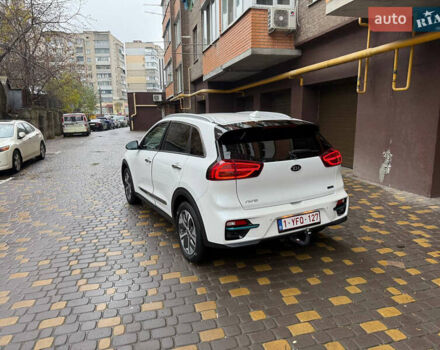 Белый Киа Niro, объемом двигателя 0 л и пробегом 152 тыс. км за 20400 $, фото 6 на Automoto.ua