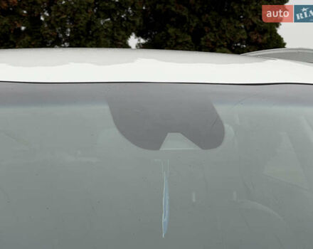 Білий Кіа Niro, об'ємом двигуна 0 л та пробігом 141 тис. км за 19499 $, фото 78 на Automoto.ua