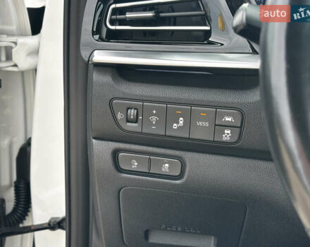 Белый Киа Niro, объемом двигателя 0 л и пробегом 141 тыс. км за 19100 $, фото 28 на Automoto.ua