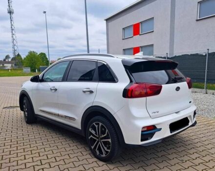 Киа Niro 2020 в Киеве на Automoto.ua Белый Киа Niro, объемом двигателя 0 л и пробегом 78 тыс. км за 11800 $, фото 2 на Automoto.ua