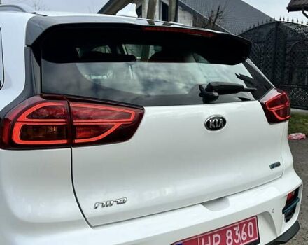 Білий Кіа Niro, об'ємом двигуна 0 л та пробігом 147 тис. км за 18800 $, фото 32 на Automoto.ua
