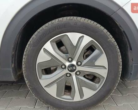 Білий Кіа Niro, об'ємом двигуна 0 л та пробігом 127 тис. км за 19999 $, фото 52 на Automoto.ua