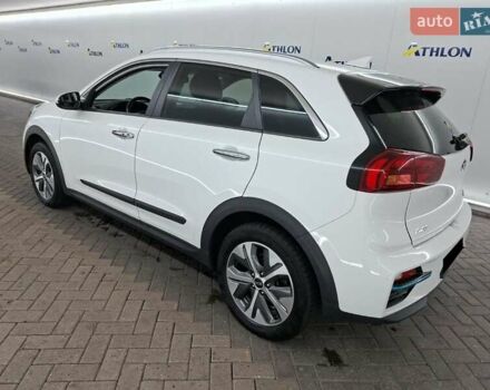 Білий Кіа Niro, об'ємом двигуна 0 л та пробігом 111 тис. км за 19846 $, фото 3 на Automoto.ua