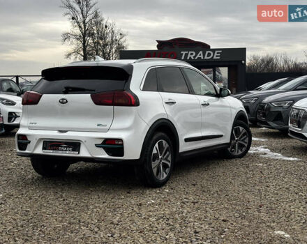 Білий Кіа Niro, об'ємом двигуна 0 л та пробігом 124 тис. км за 20400 $, фото 8 на Automoto.ua