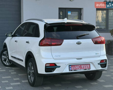 Білий Кіа Niro, об'ємом двигуна 0 л та пробігом 62 тис. км за 19500 $, фото 31 на Automoto.ua